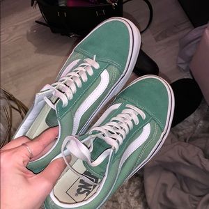 Women’s green suede old skool vans